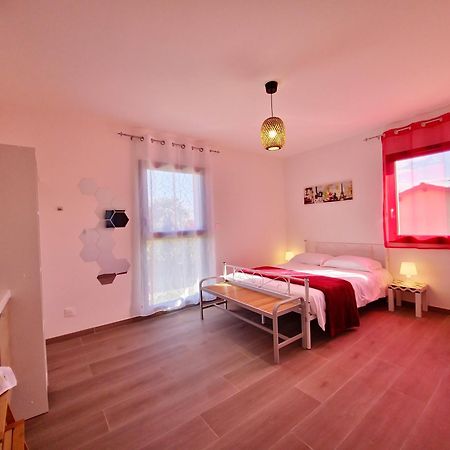 Vibe Chambre Bed & Breakfast Venissieux Exterior photo